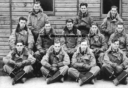 Frank Maxted and fellow airmen
